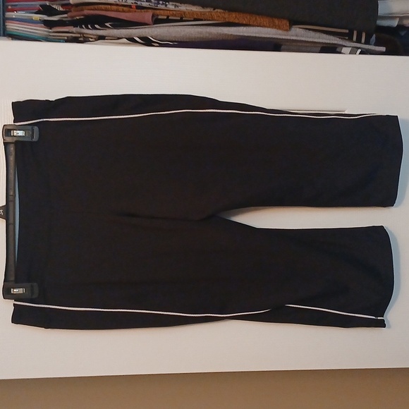 Adidas Women's Black Capri Leggings - Picture 3 of 6